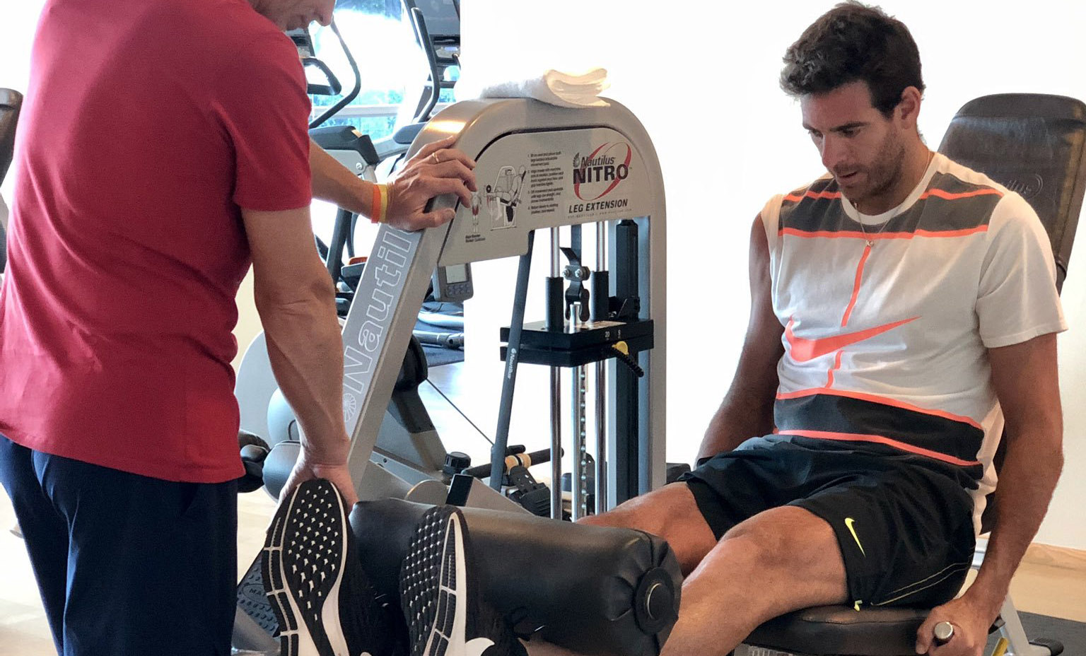 Del Potro sigue complicado con la lesión y no podrá jugar ante Federer