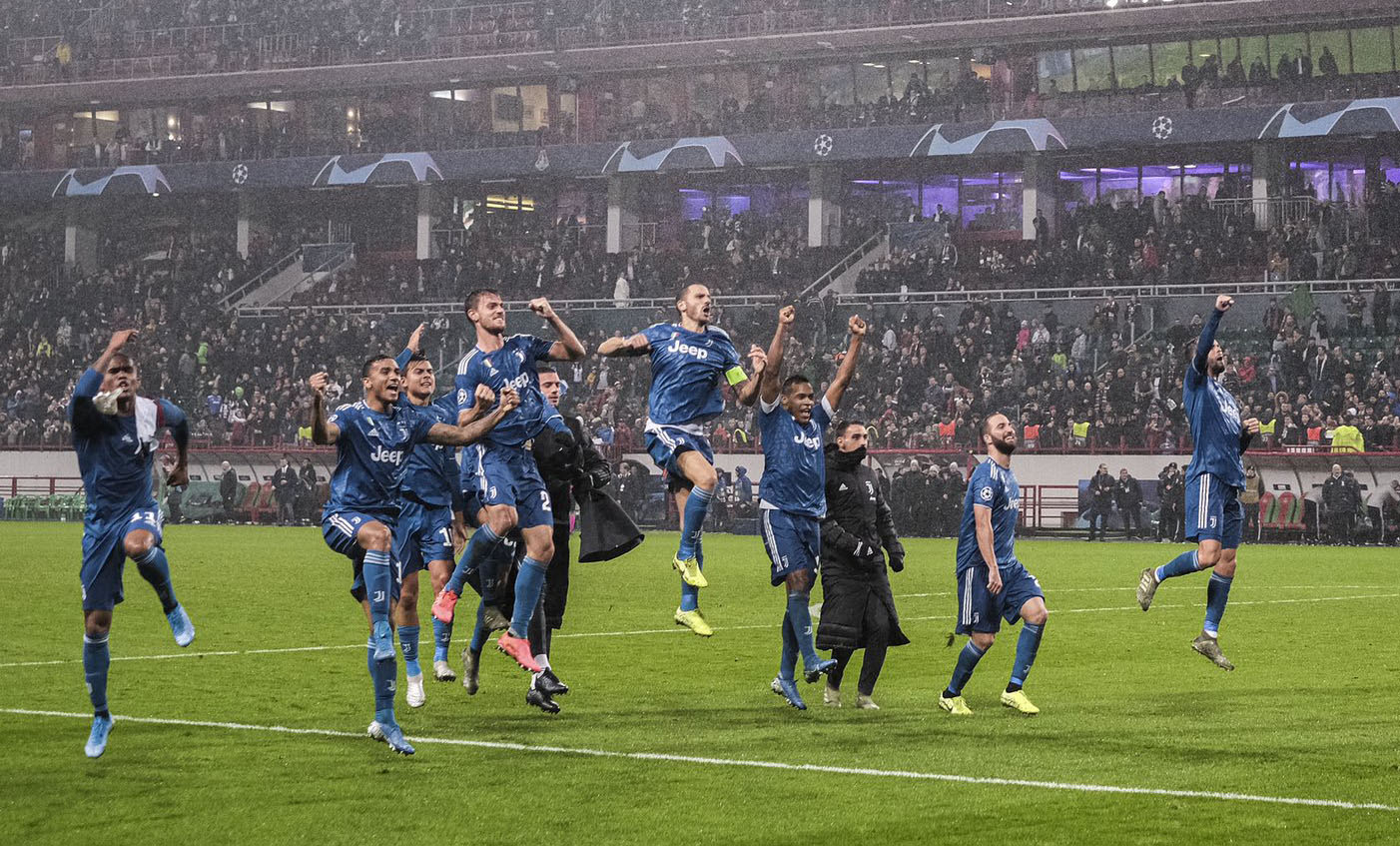 Juventus ganó en Rusia y clasificó a octavos de final