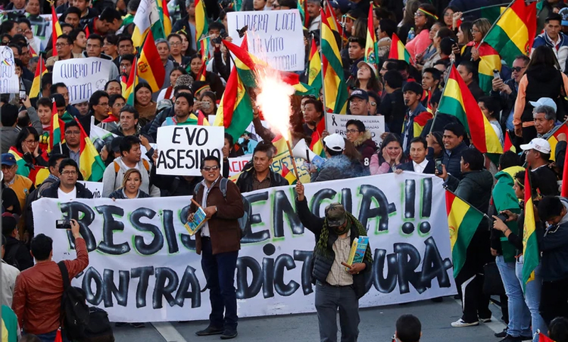 Continúa el intento de golpe de Estado contra Evo Morales