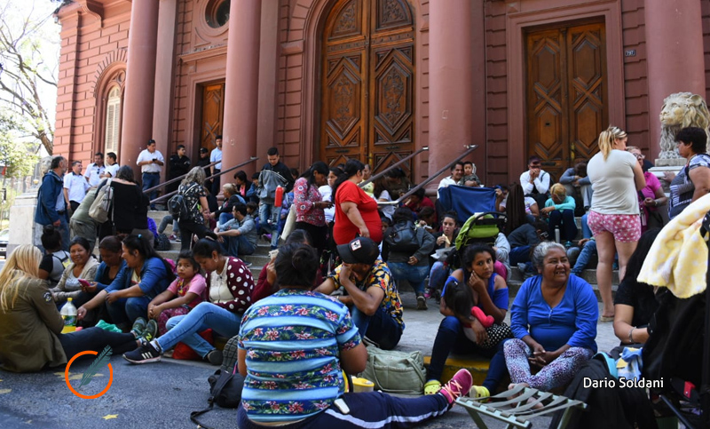 Cooperativas concentraron frente a la Municipalidad en reclamo de contratos adeudados