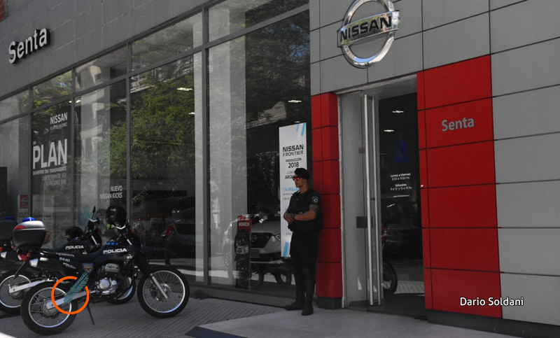 Robaron más de 2 millones de pesos de la concesionaria Nissan