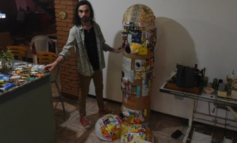 Artista plástico rosarino quiere instalar «falo hecho de basura» en la peatonal