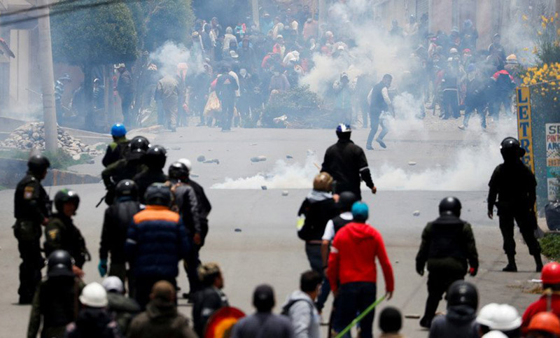 Caos en Bolivia: enfrentamientos entre manifestantes y la Policía en varias ciudades