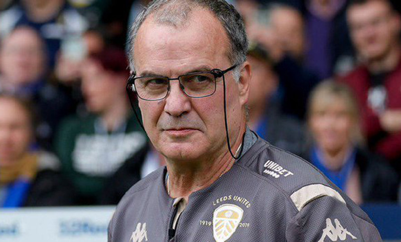 El equipo que dirige Bielsa ganó y se subió a la punta