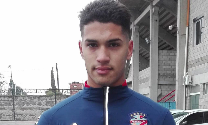 Balearon a un jugador de Arsenal, perdió un ojo y tiene comprometido el otro