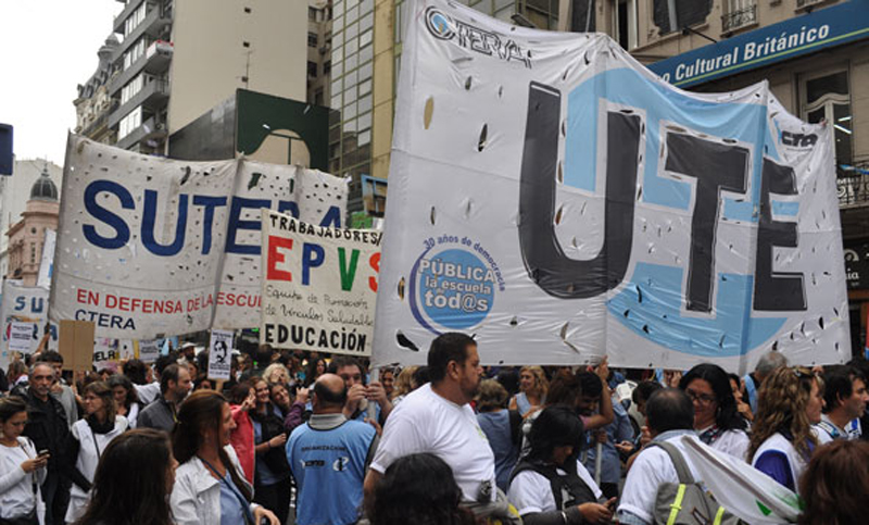 Docentes porteños paran hoy en reclamo de actualizaciones salariales