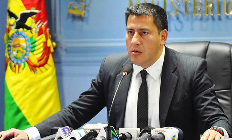Renunció el Ministro de Defensa de Bolivia