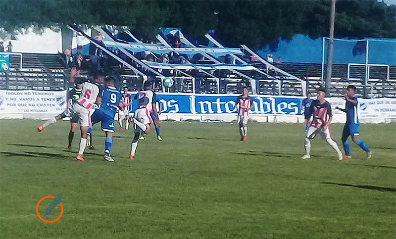 Argentino no levanta cabeza y lo perdió a última hora