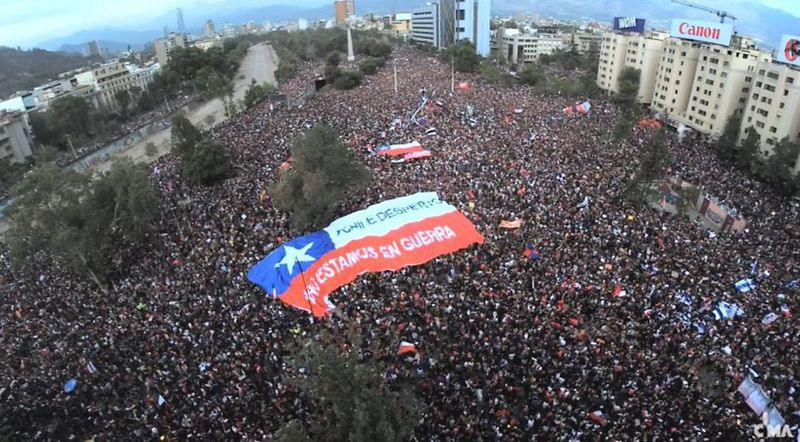 Chile desde adentro: dos historias entrelazadas por el dolor y la represión