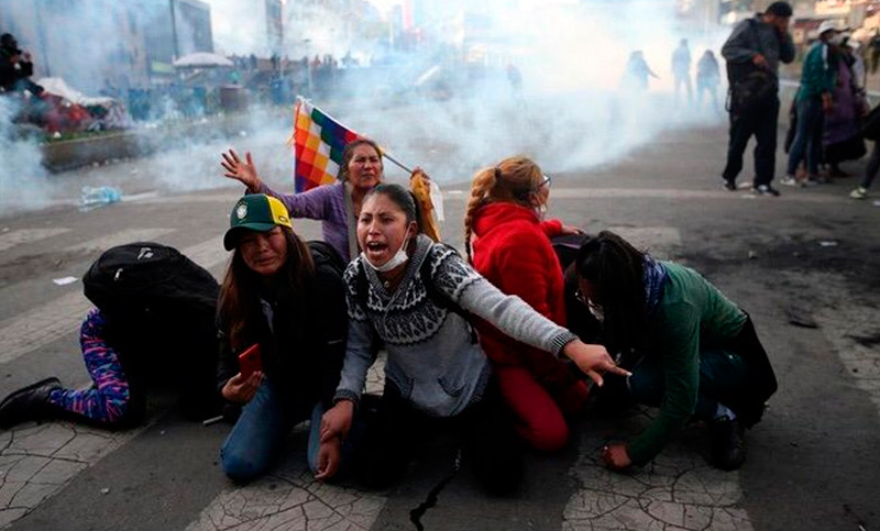 Suman nueve los muertos por la represión en una marcha a favor de Evo en Cochabamba