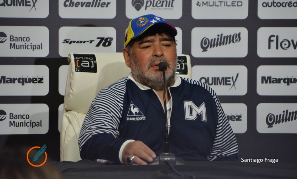 Maradona dejó de ser el director técnico de Gimnasia