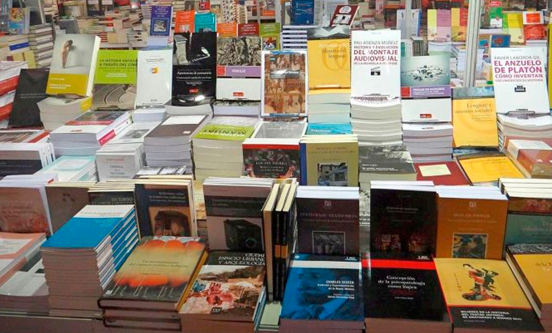 Según la Cámara Argentina del Libro, el sector editorial retrocedió en un 45%