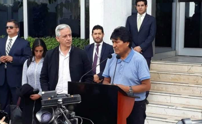 «México me salvó la vida», dijo Evo Morales al aterrizar en el país azteca