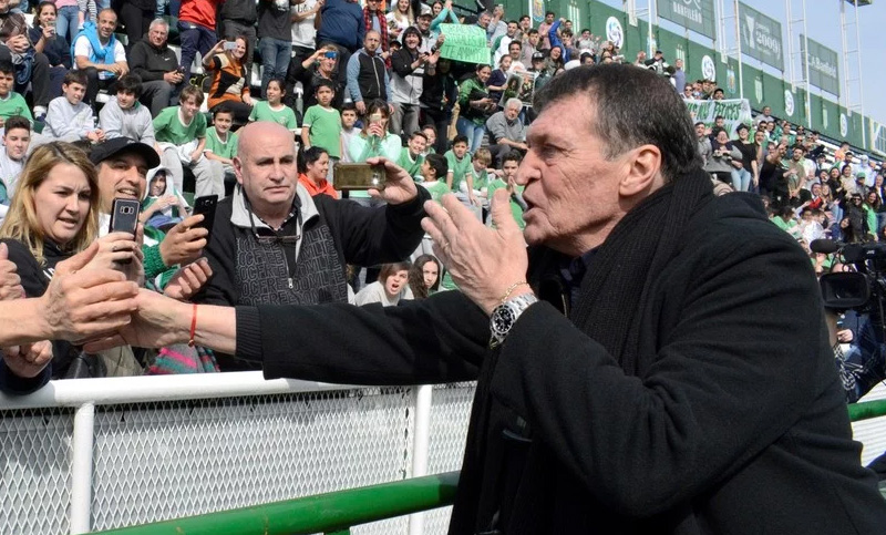 Falcioni seguirá como director técnico de Banfield al menos hasta fin de año