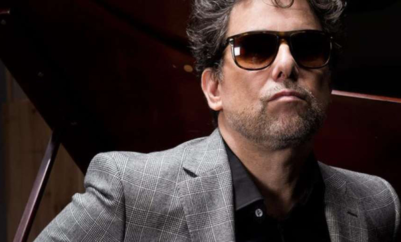 Calamaro y Londra buscan estatuillas en una noche signada para Sanz y Rosalía