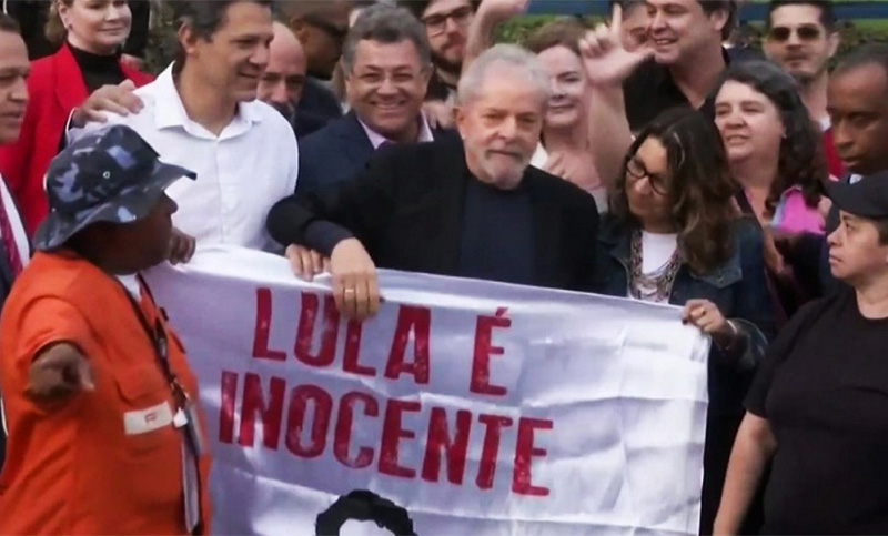 Lula recuperó la libertad tras 580 días y denunció a «sectores podridos» que lo criminalizaron