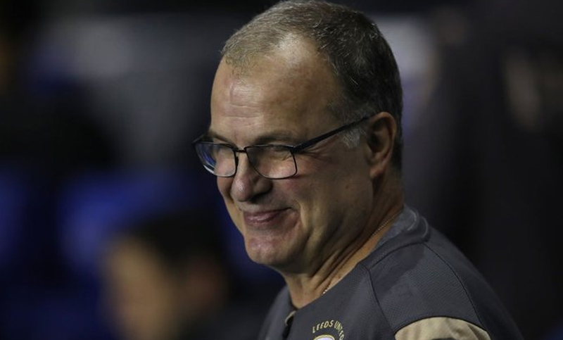 El Leeds de Bielsa venció al Reading y recuperó la punta en Inglaterra