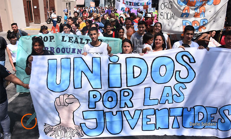 Miles de jóvenes marcharon por la continuidad del Nueva Oportunidad y para que se convierta en ley