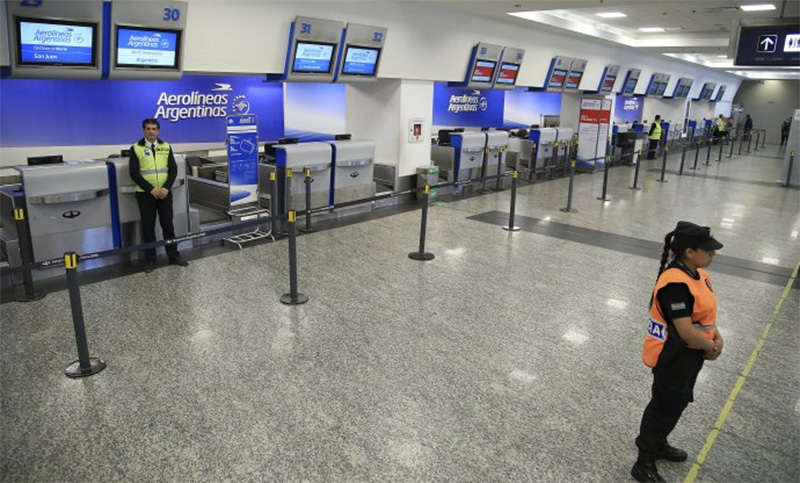 Demoras en Aeroparque y Ezeiza por asamblea de aeronáuticos