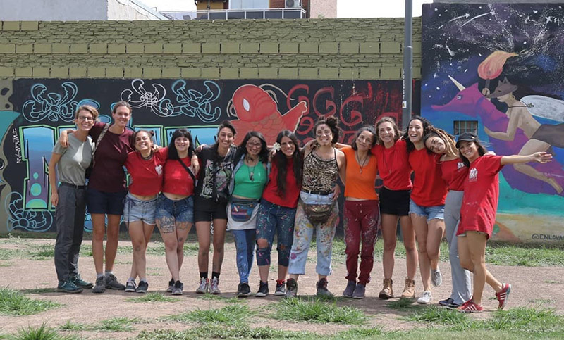 Las paredes de barrio Ludueña se llenaron de arte en el segundo encuentro de muralistas 