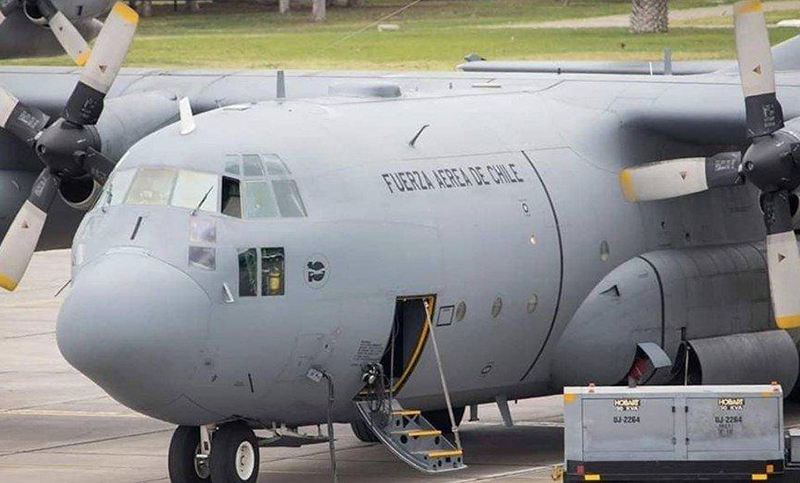 Hallan restos humanos y del fuselaje del avión chileno desaparecido