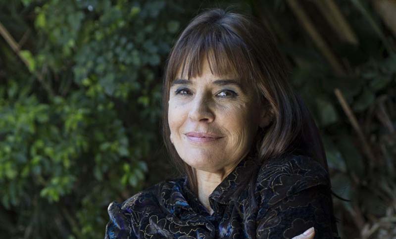 Fabiana Cantilo: «Uno está en el mundo para pasar un mensaje, no para llenarse las arcas»