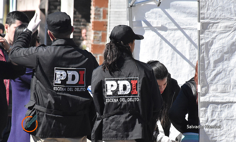 Encuentran el cuerpo de un hombre en una cuneta con rastros de haber sido arrastrado