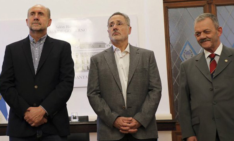 Perotti renovó la cúpula policial y afirmó querer «una fuerza que llene de orgullo» a los santafesinos
