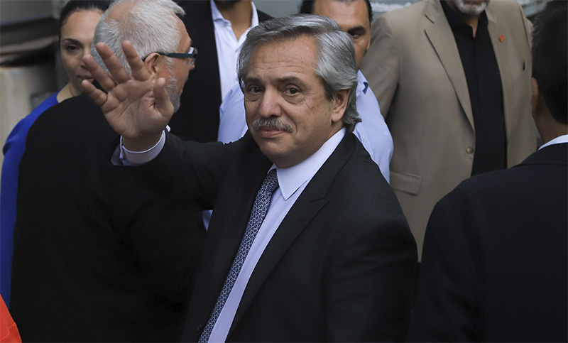 Fernández pide dar de baja “jubilaciones de privilegio” de jueces y diplomáticos
