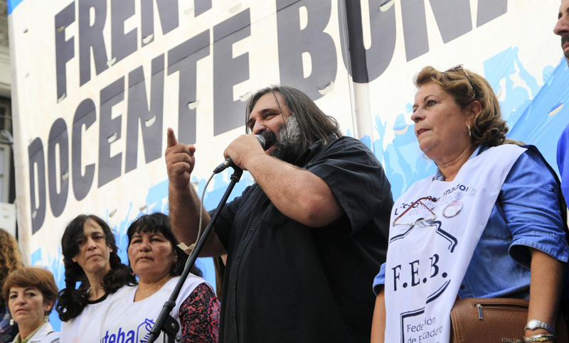 Docentes de Provincia de Buenos de Aires piden reunirse con Kicillof