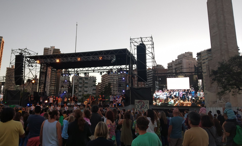 Argentina se unió para cantar “Inconsciente colectivo” y celebrar la solidaridad