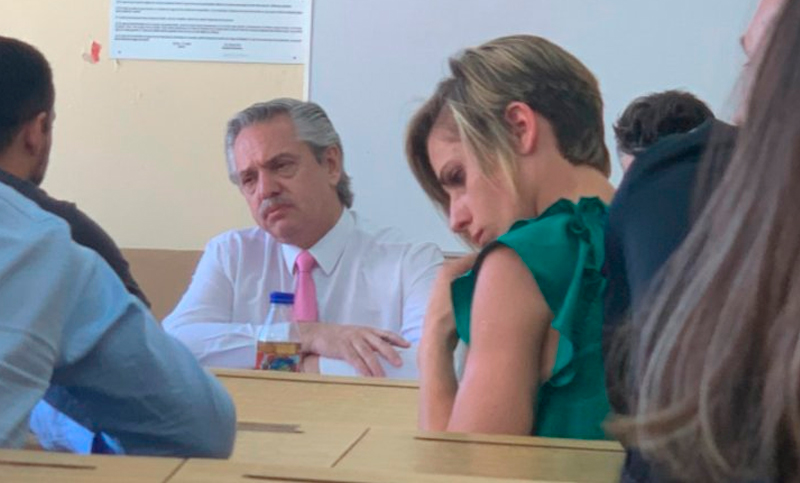 Alberto Fernández tomó examen en la UBA: no aprobó a todos y afirmó que va a «seguir dando clases»