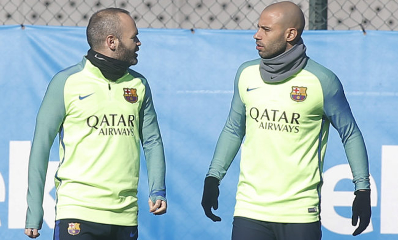 Verón confirmó que hay «conversaciones» por Iniesta