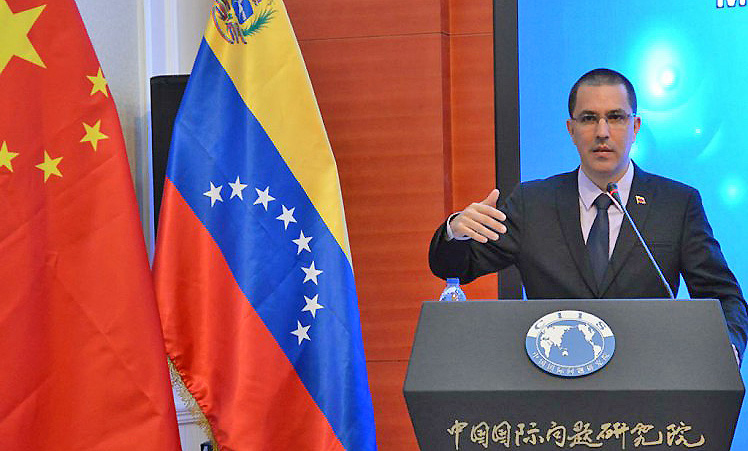 El canciller venezolano señaló que el nuevo presidente de Guatemala será «otro chiste de mal gusto»