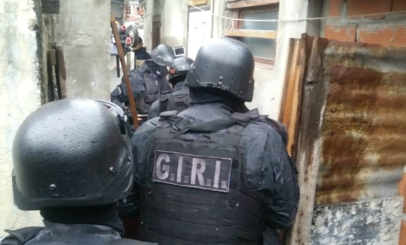Detuvieron al hermano de «Ema Pimpi» en allanamientos por una balacera