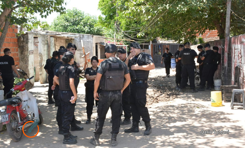 Tomó a su familia de rehén, disparó a la policía y desató el caos en Villa Moreno