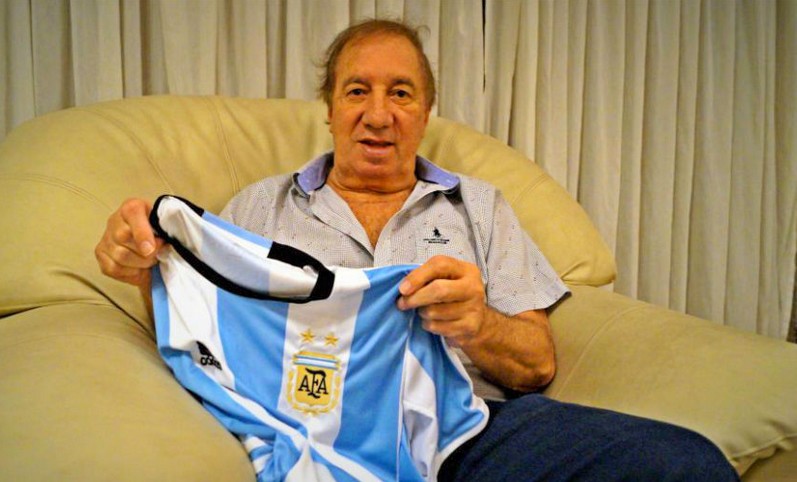 Un recuperado Bilardo reapareció para desear un «feliz año para todos»