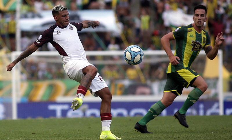 Aldosivi venció a Lanús y salió de la zona del descenso