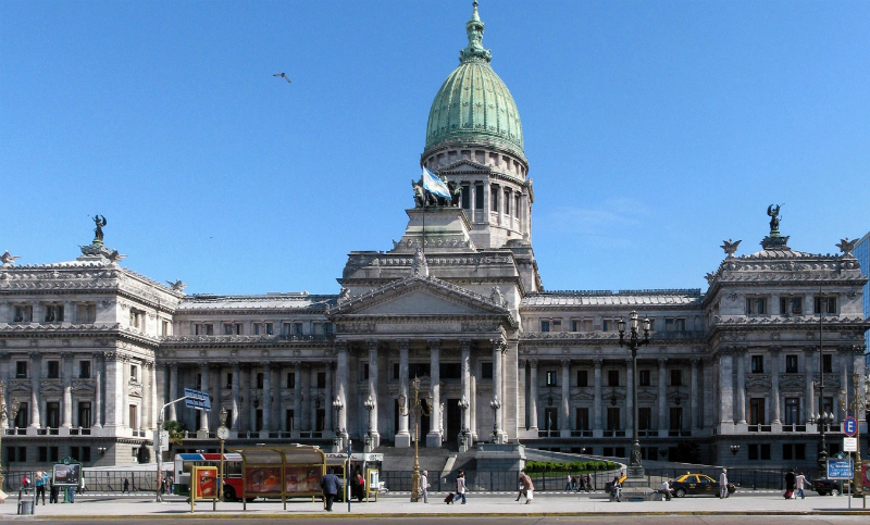 El Gobierno enviará un paquete de leyes al Congreso para limitar las jubilaciones de privilegio