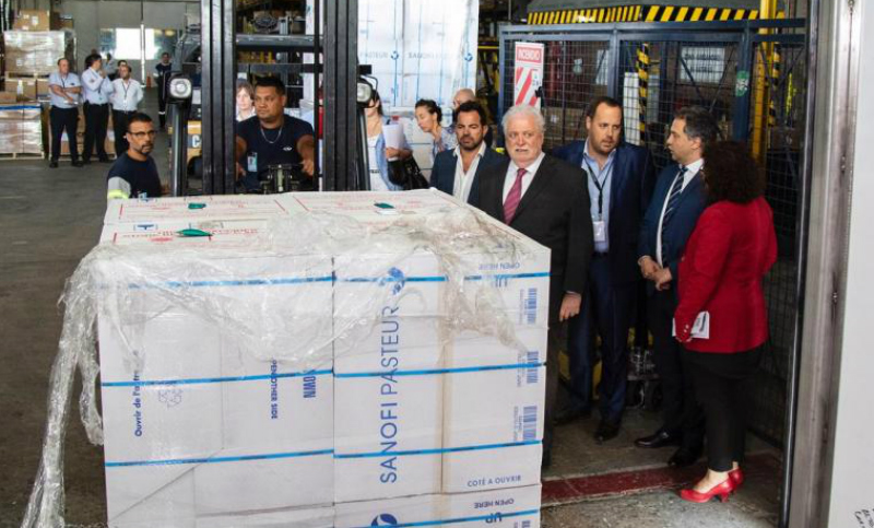 Liberaron más de 12 millones de vacunas que estaban en la Aduana