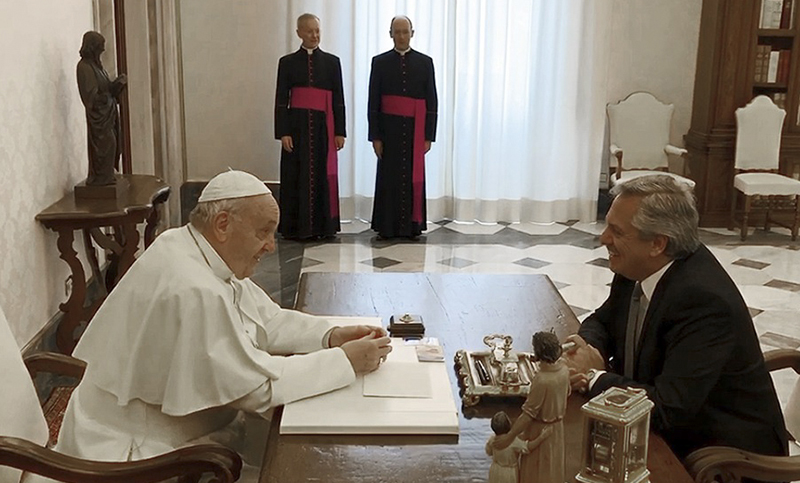 Alberto Fernández se reunió a solas con el Papa durante 44 minutos en el Vaticano