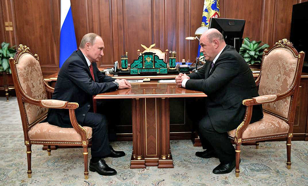 Después de las renuncias de miembros de su gabinete, Putin reconfigura el gobierno de Rusia