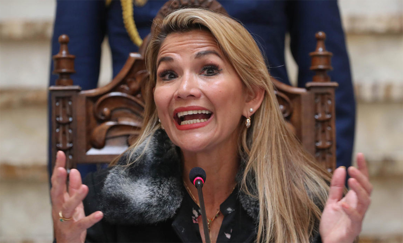 Jeanine Áñez pidió la renuncia de todo el gabinete