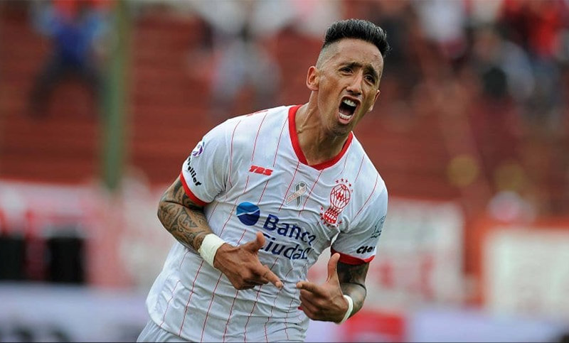 Lucas Barrios, la nueva cara del Gimnasia de Maradona