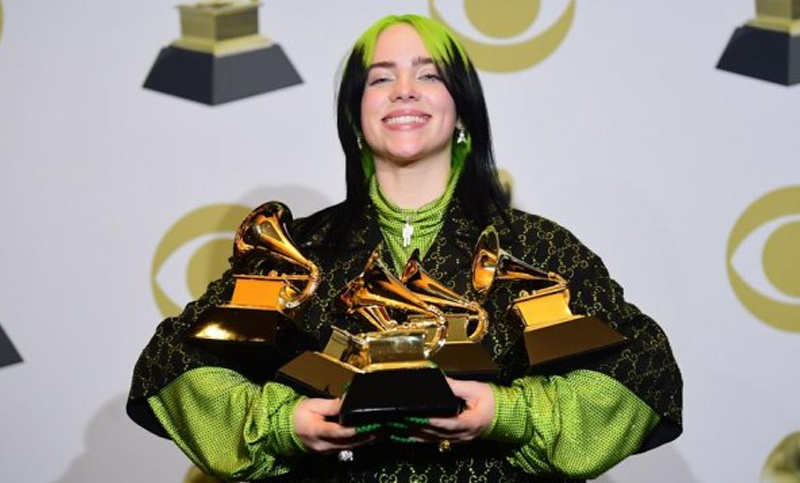 La estadounidense Billie Eilish se alzó con cinco estatuillas