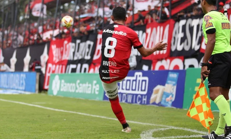 Unión quiere reforzarse con Rivero