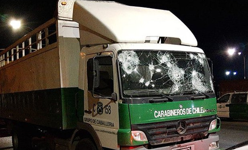 Otra noche de furia en Chile contra la violencia policial tras el asesinato de un hincha de Colo Colo atropellado por Carabineros