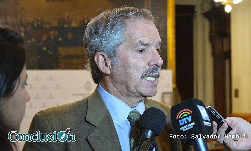 El Gobierno consideró «inadmisibles» los «actos de hostigamiento» producidos en el parlamento de Venezuela
