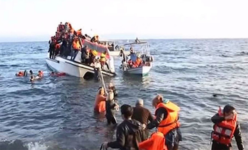 Mueren ahogadas 12 personas que intentaban alcanzar las costas europeas