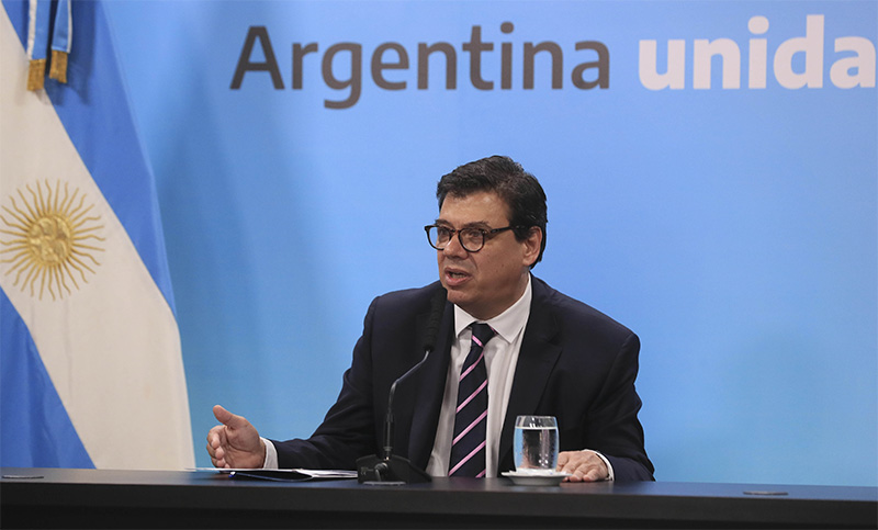 El Gobierno oficializó el aumento salarial de 4 mil pesos para el sector privado